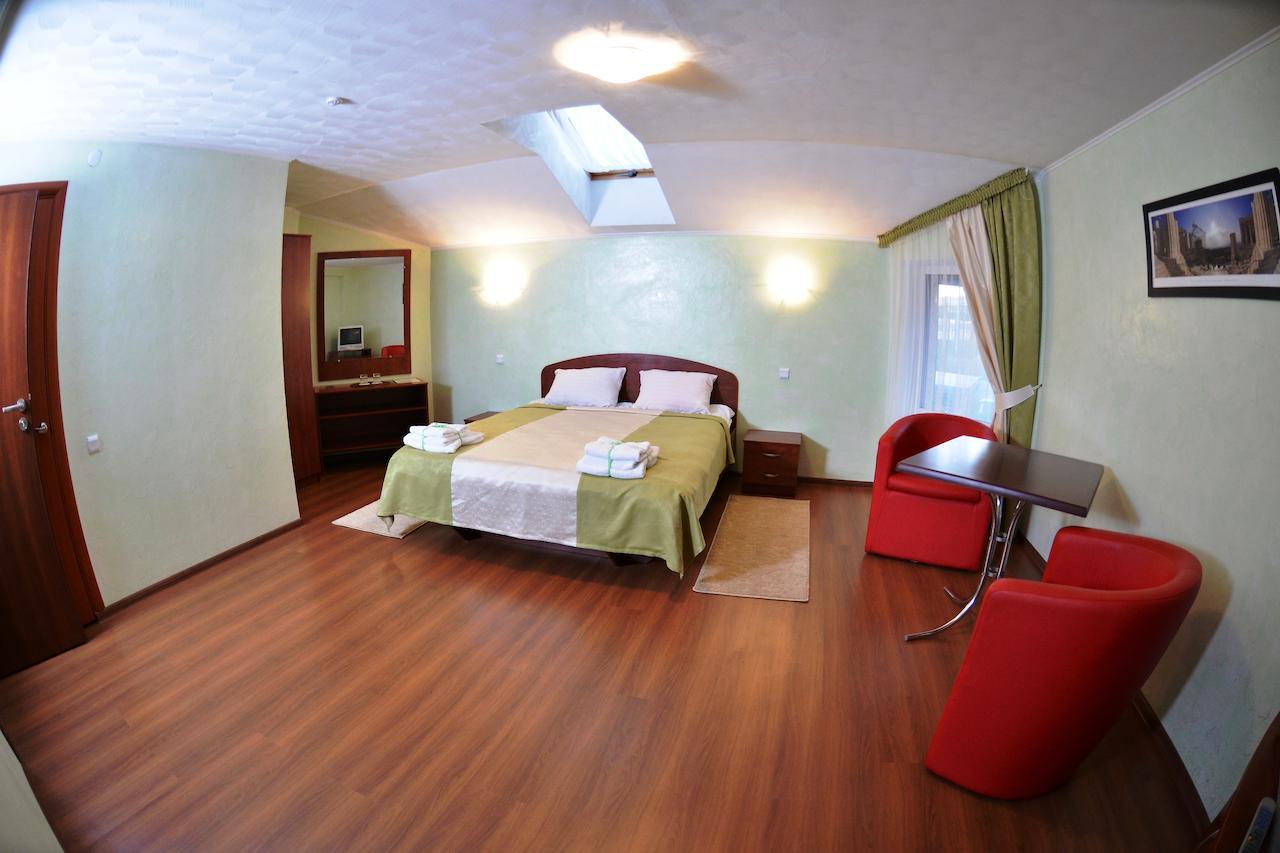 Forsage Hotell Rivne Exteriör bild